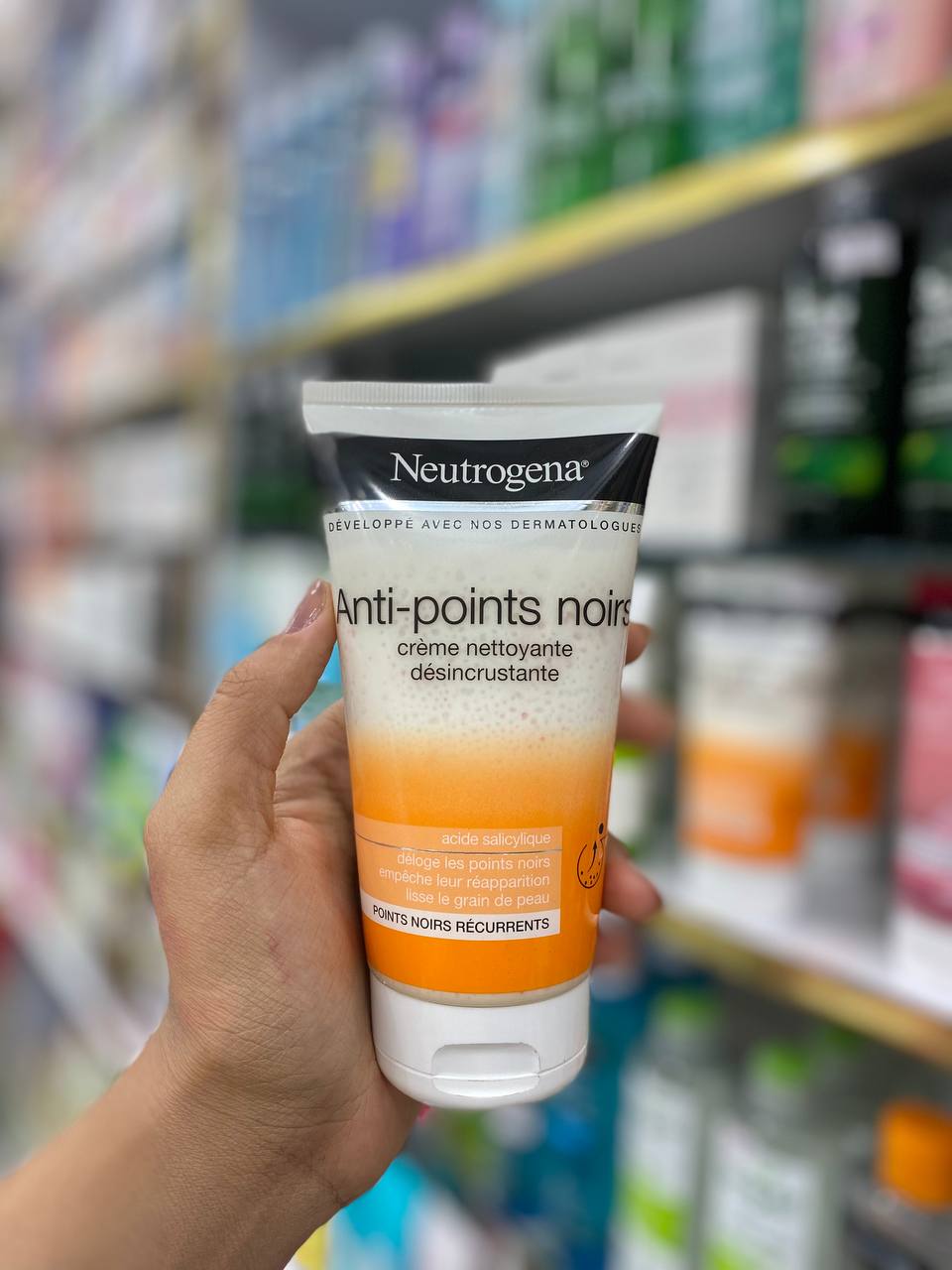 اسکراب جوش سر سیاه نوتروژینا