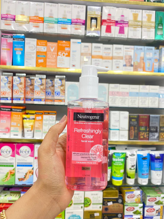 ژل شستشو روشن کننده پوست نوتروژینا