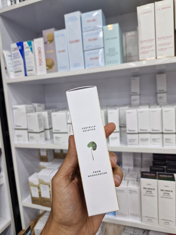 کرم مرطوبکننده و مراقبت روزانه سنتلا