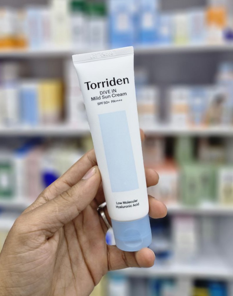ضد آفتاب مرطوب کننده و آبرسان هیالورونیک اسید 60 میل توریدن