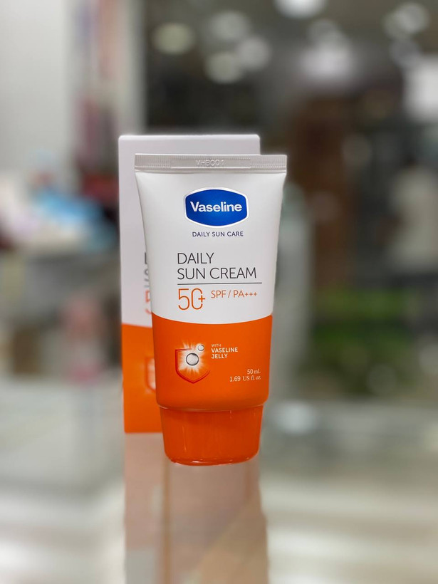 ضدآفتاب روزانه وازلین