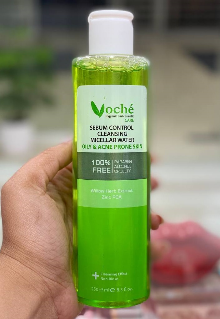 میسلار واتر وچه مناسب پوست چرب و مستعد آکنه ۲۵۰ میلیلیتر