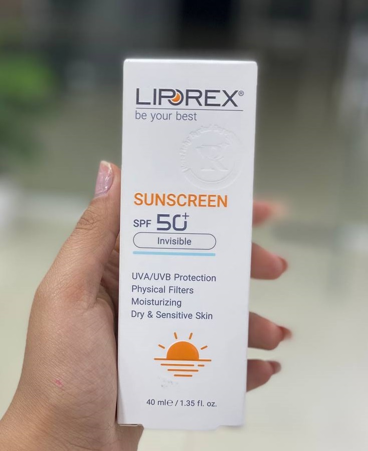 کرم ضد آفتاب بی رنگ لیپورکس برای پوست خشک و حساس