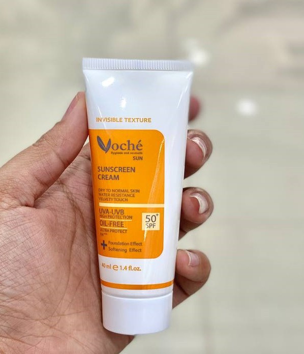 کرم ضدآفتاب بی رنگ وچه مناسب پوست خشک و نرمال حجم 40 میل